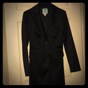 Suit with Tuxedo jacket with animal print lining